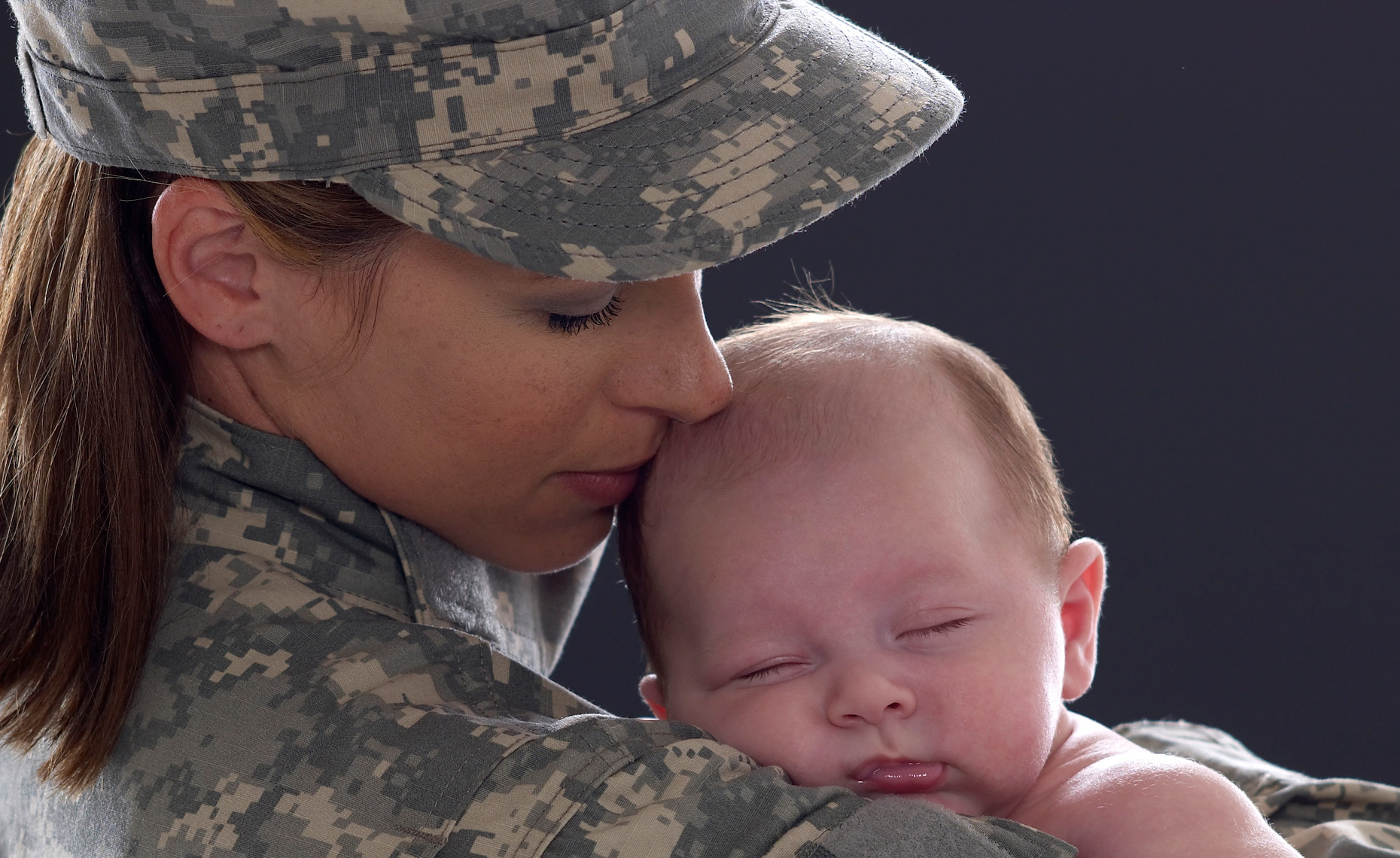 operation-homefront-military-mom-baby.jpg